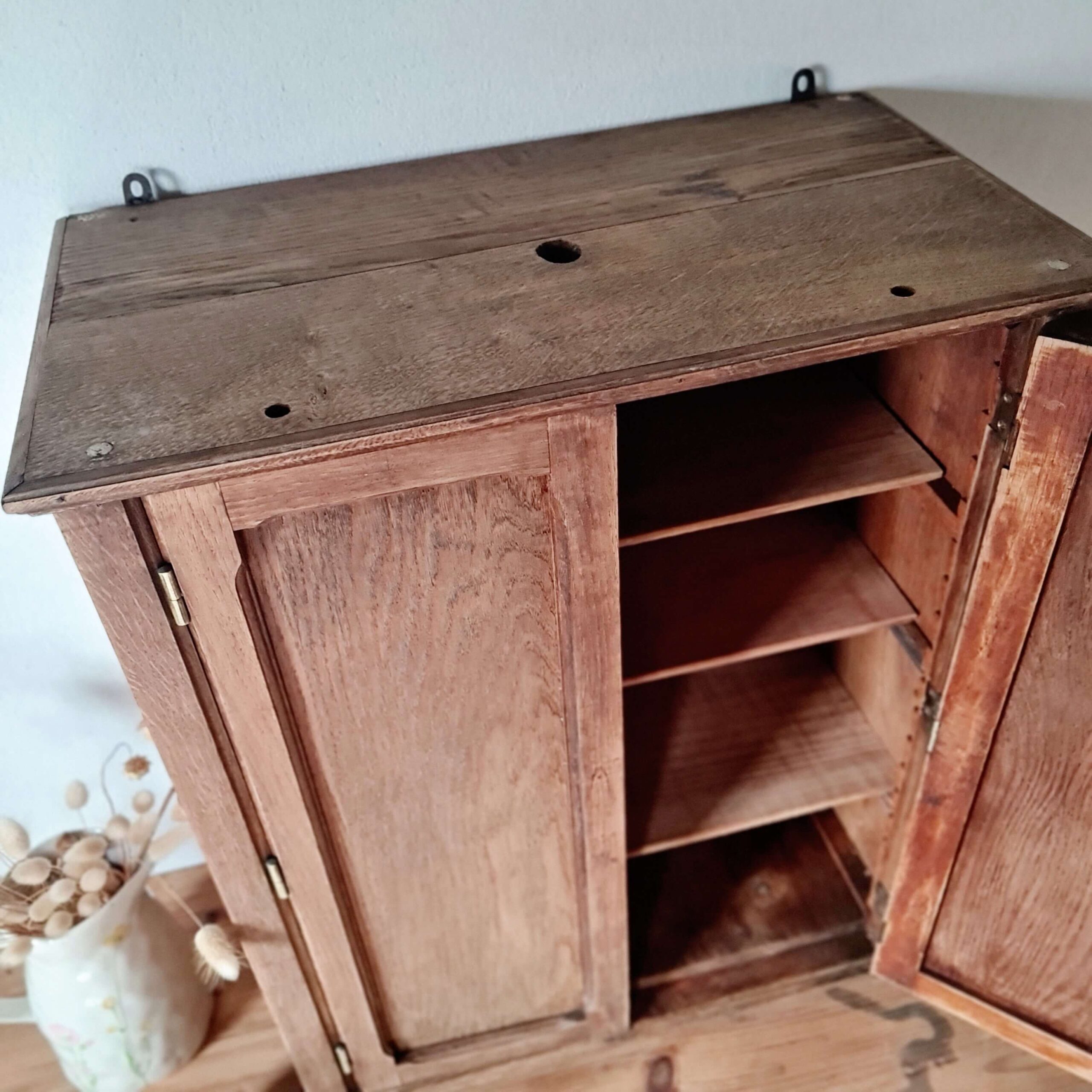 Armoire ancienne en bois - petit modèle