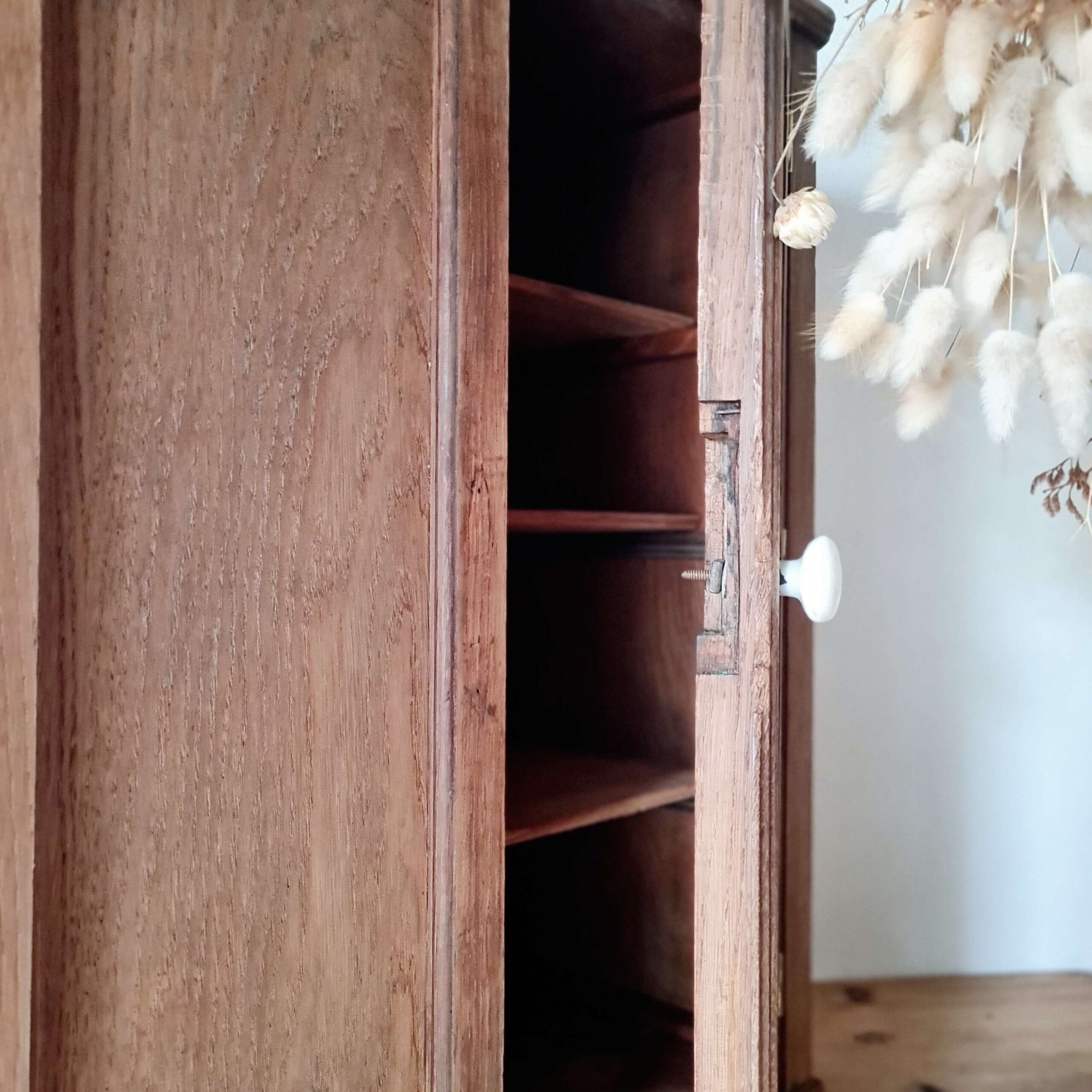 Armoire ancienne en bois - petit modèle