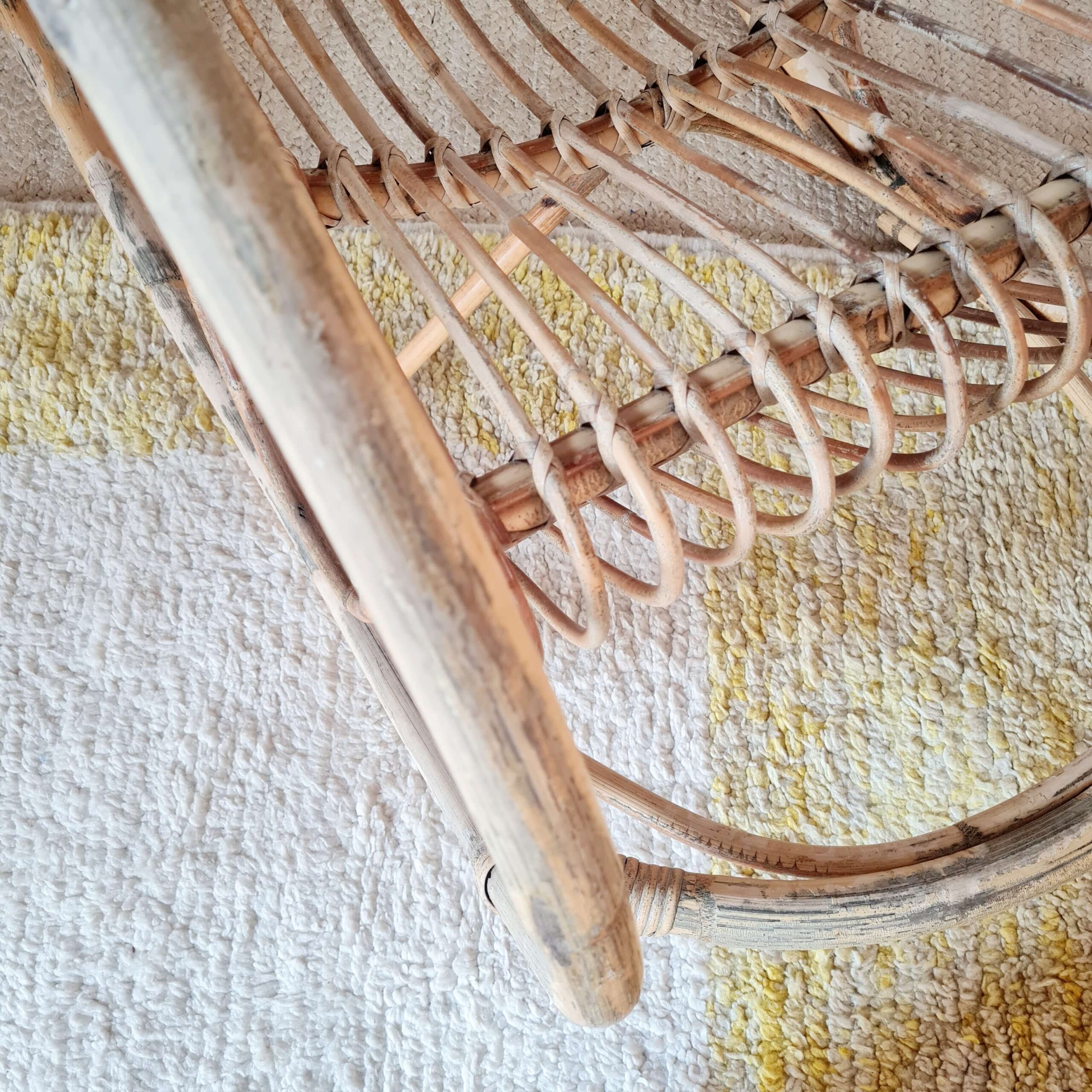 Rocking-chair en rotin ancien, années 60