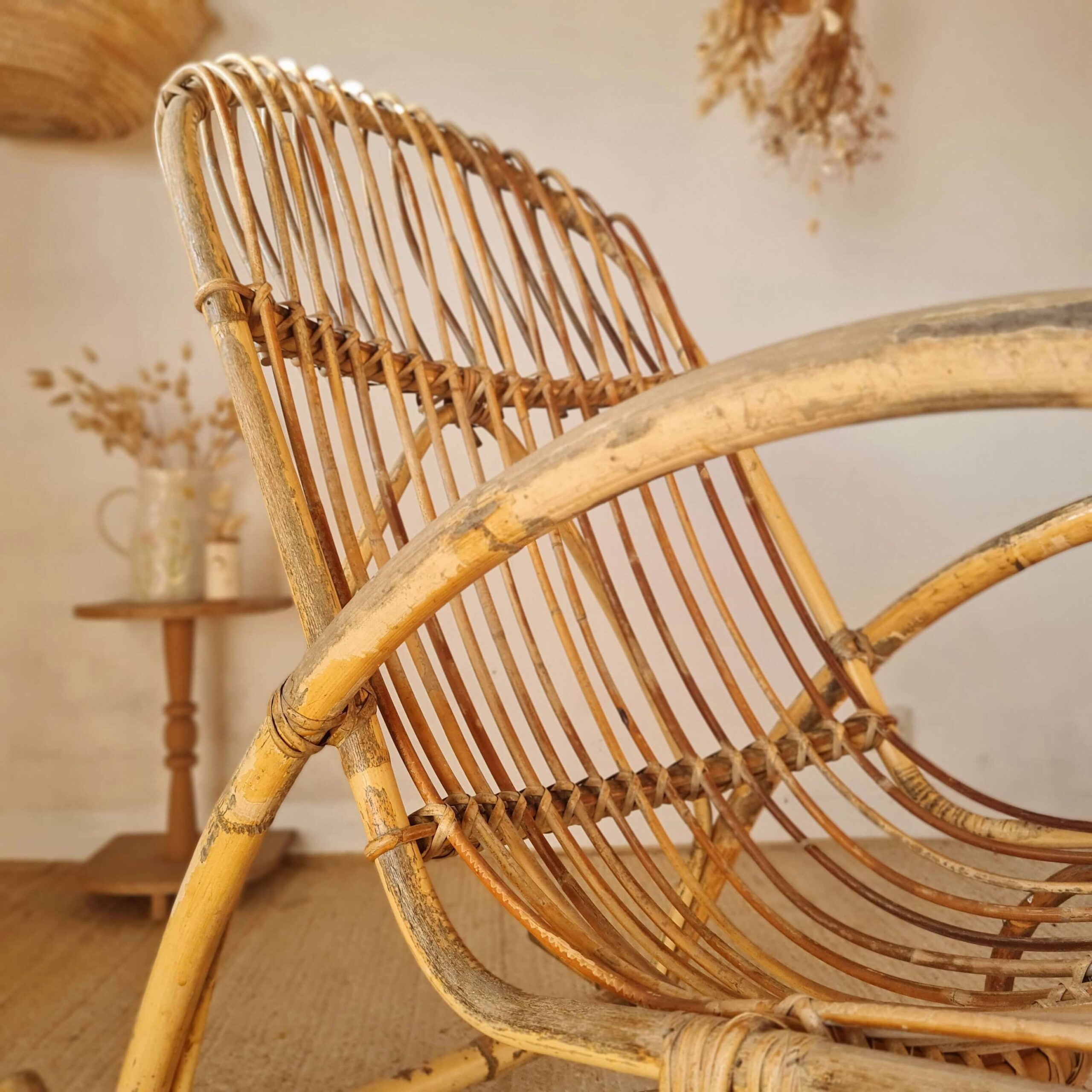 Rocking-chair en rotin ancien, années 60