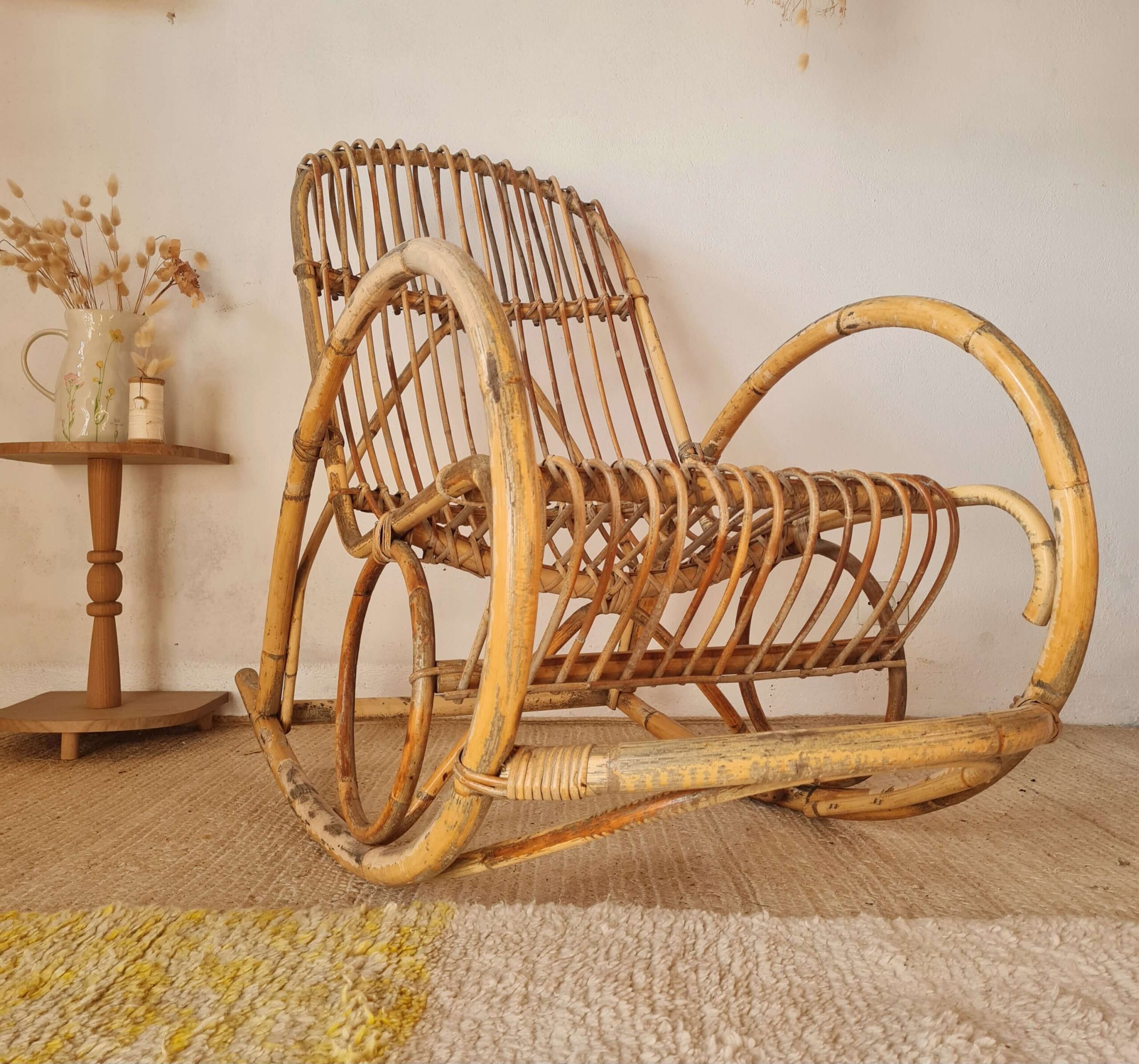 Rocking-chair en rotin ancien, années 60