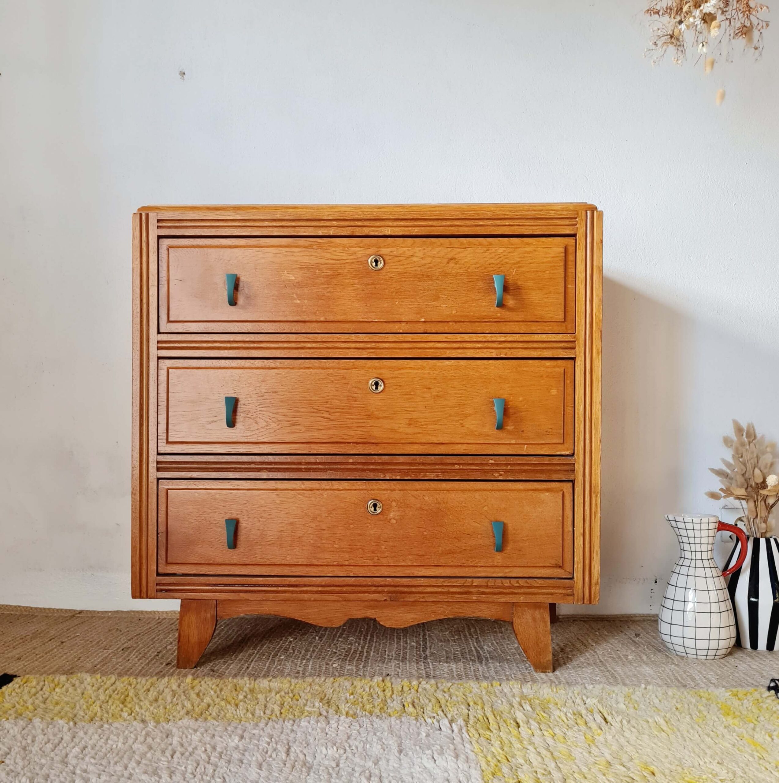 Commode ancienne pieds compas