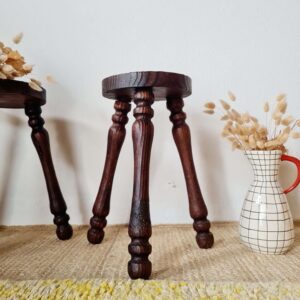 Tabourets tripodes bois - brutaliste