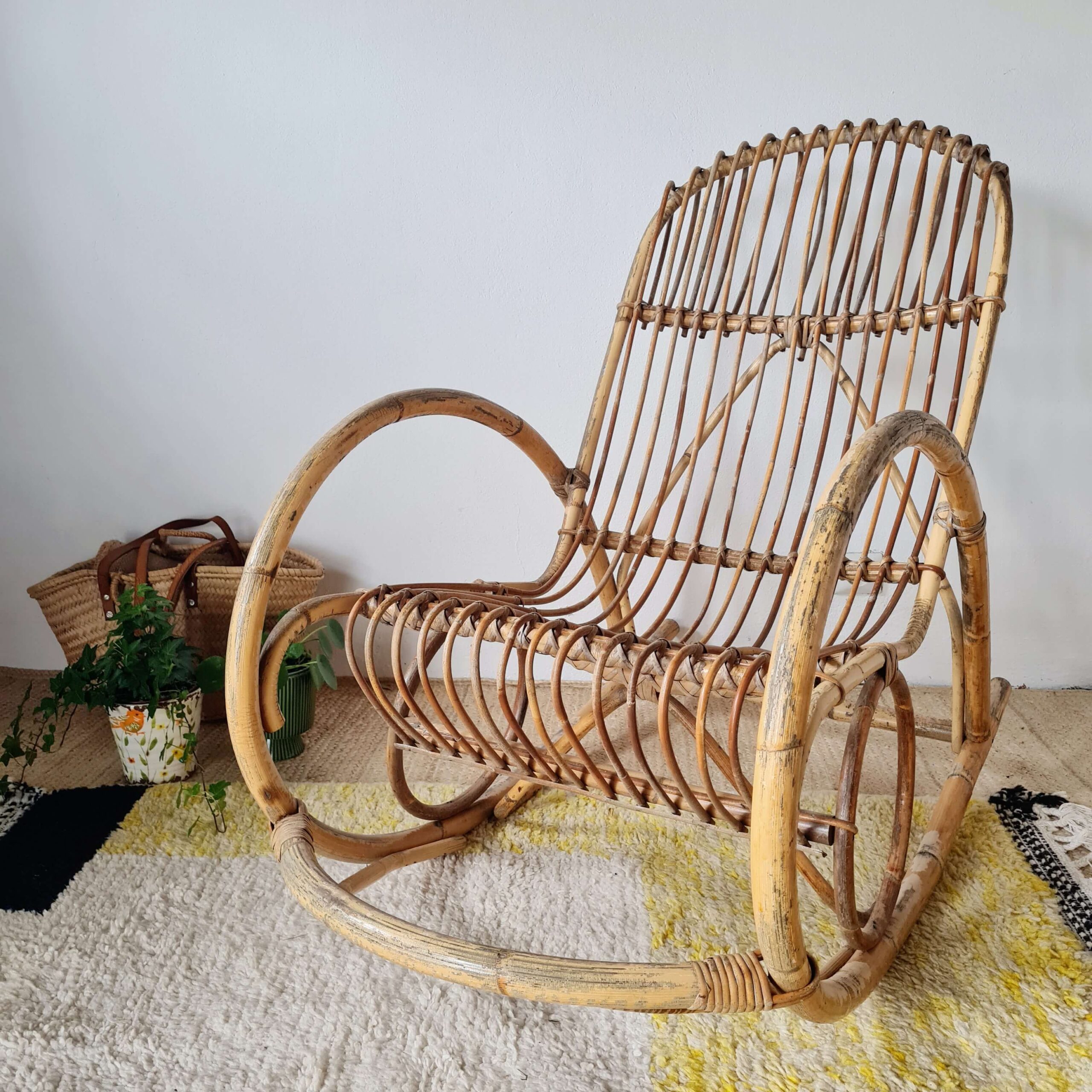 Rocking-chair en rotin ancien, années 60