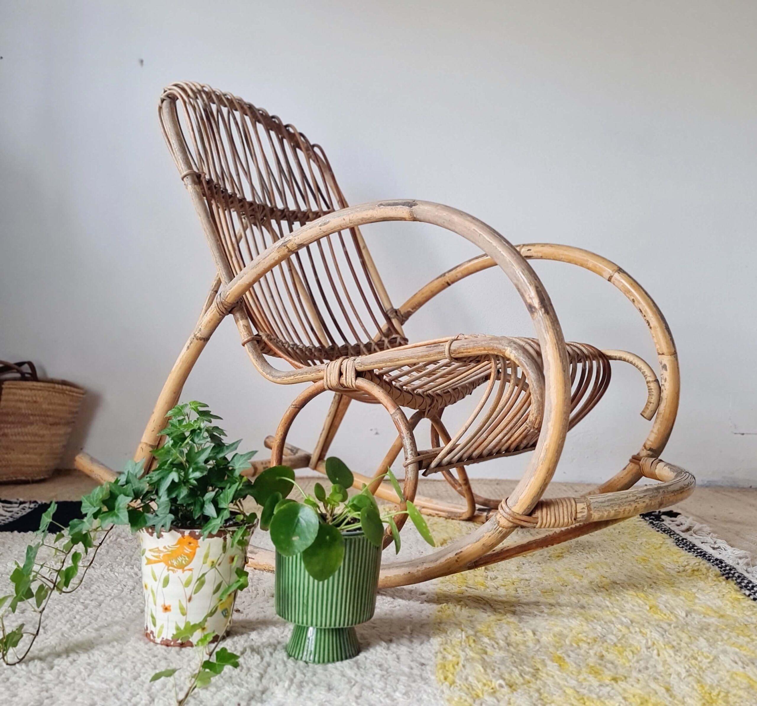 Rocking-chair en rotin ancien, années 60