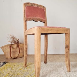 Chaise ancienne motifs sculptés et velours rose