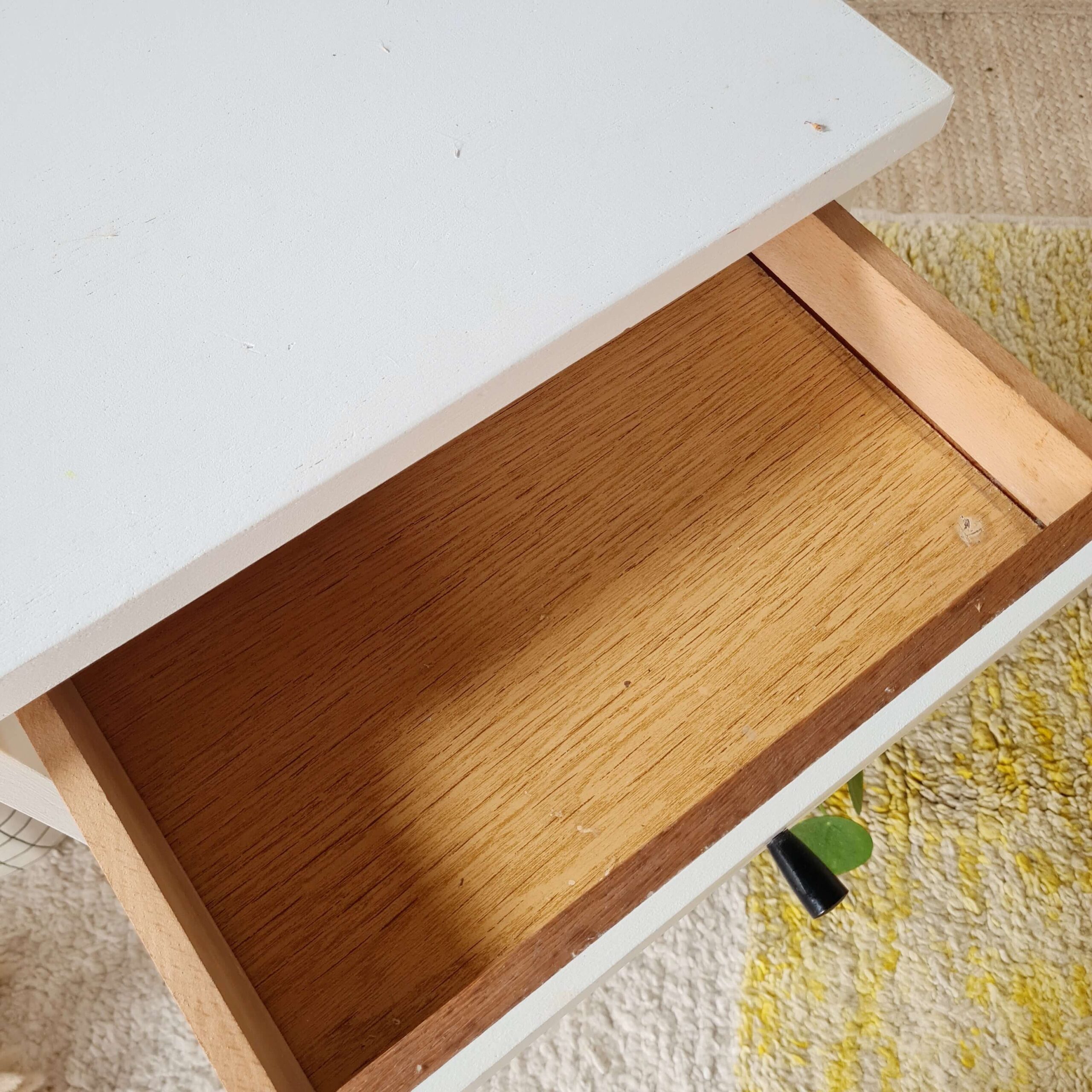 Chevet vintage pieds fuselés - blanc