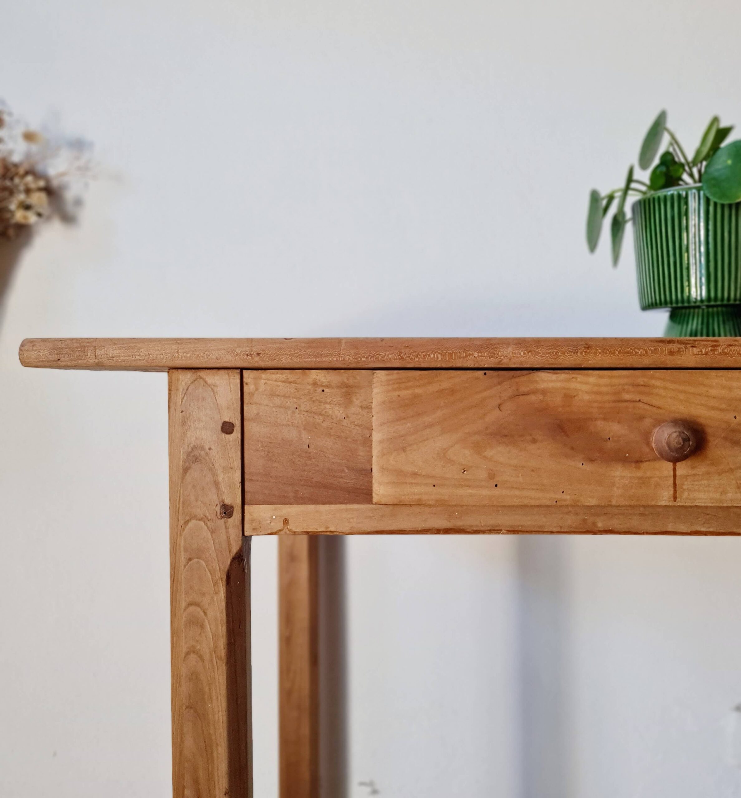 Page 1 of 11 Petite table de ferme ancienne en bois – bureau rustique vintage
