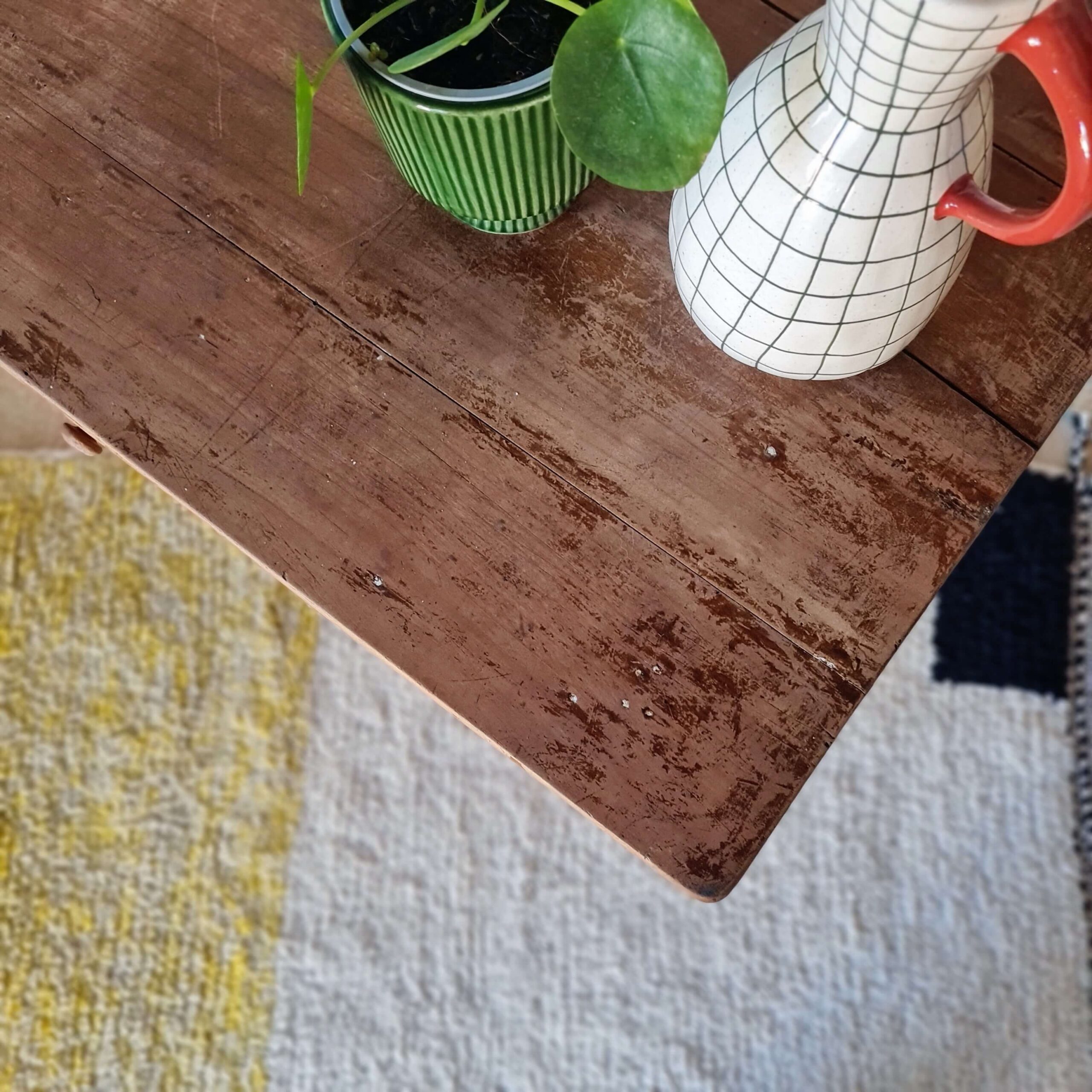 Page 1 of 11 Petite table de ferme ancienne en bois – bureau rustique vintage