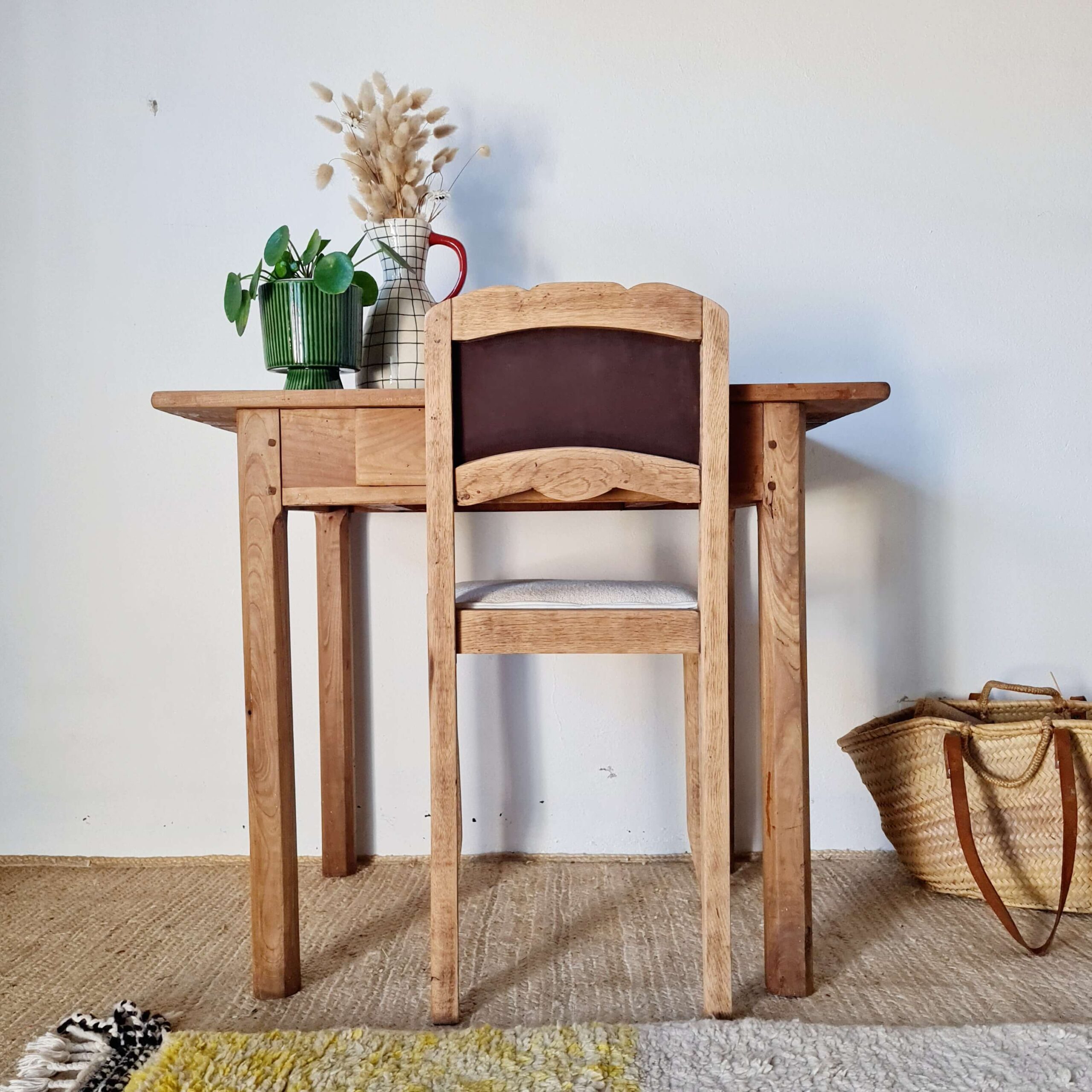 Page 1 of 11 Petite table de ferme ancienne en bois – bureau rustique vintage