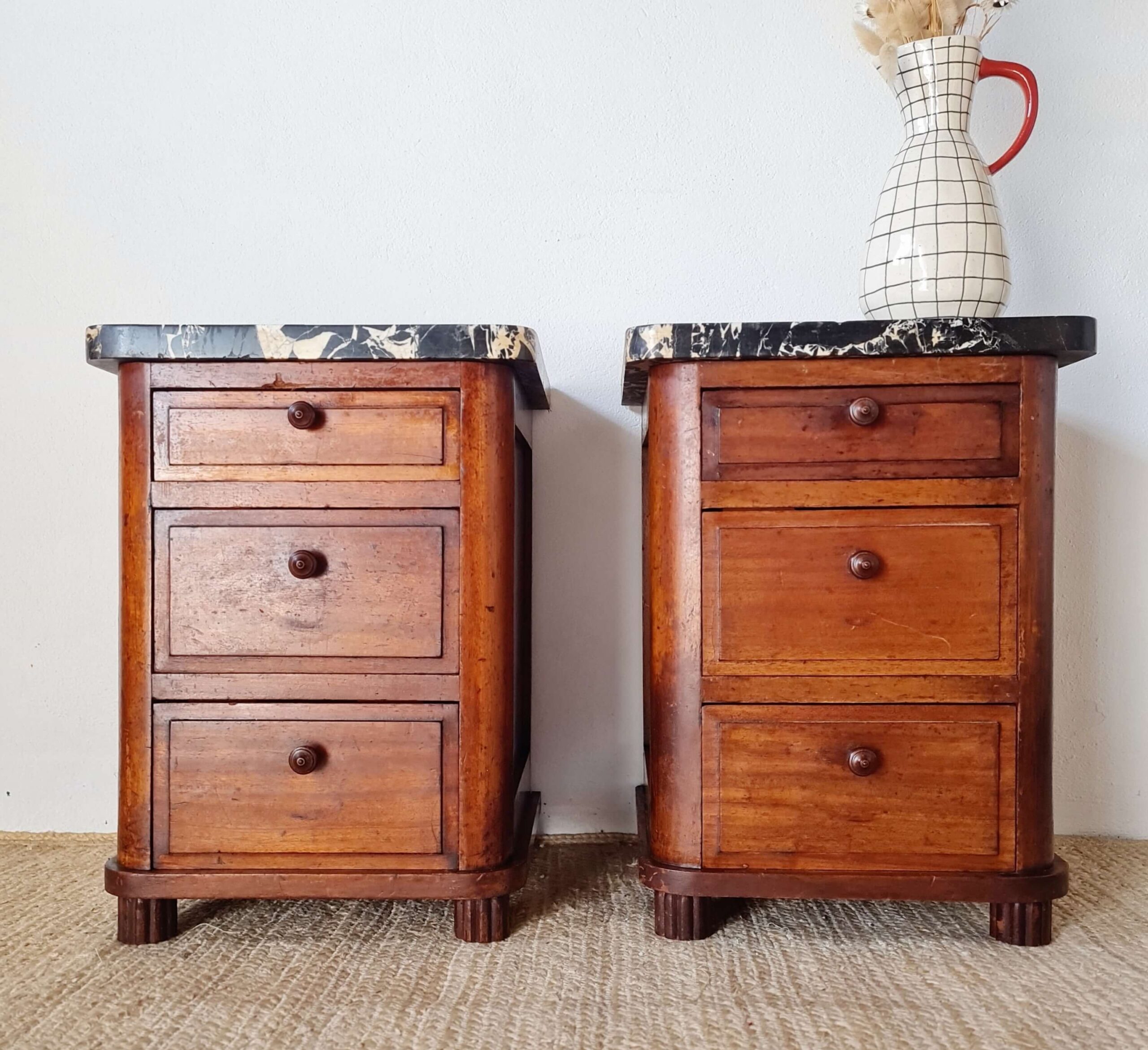 Paire de chevets Art déco en bois et marbre noir