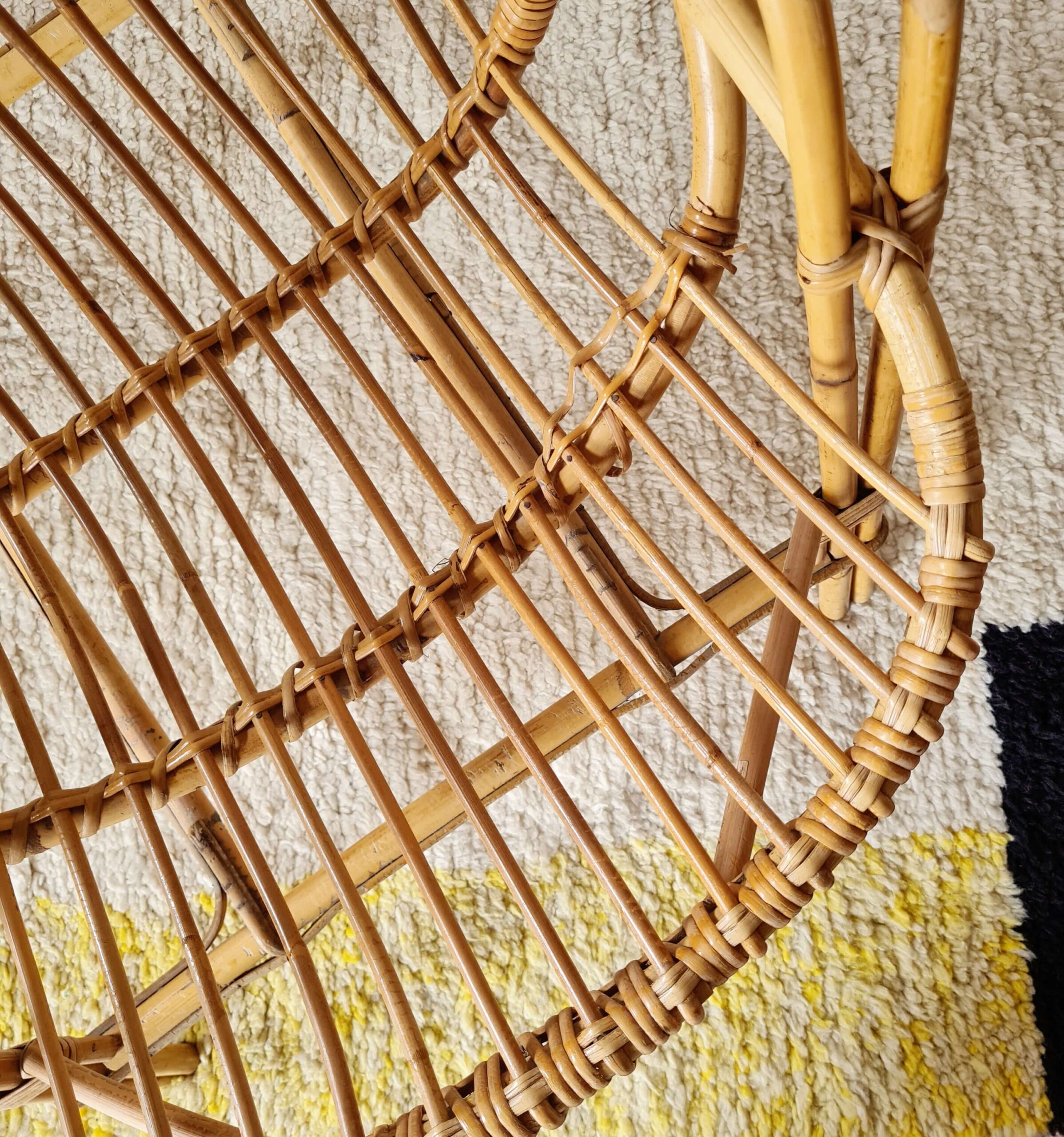 Fauteuil ancien en rotin - fauteuil adulte corbeille années 60