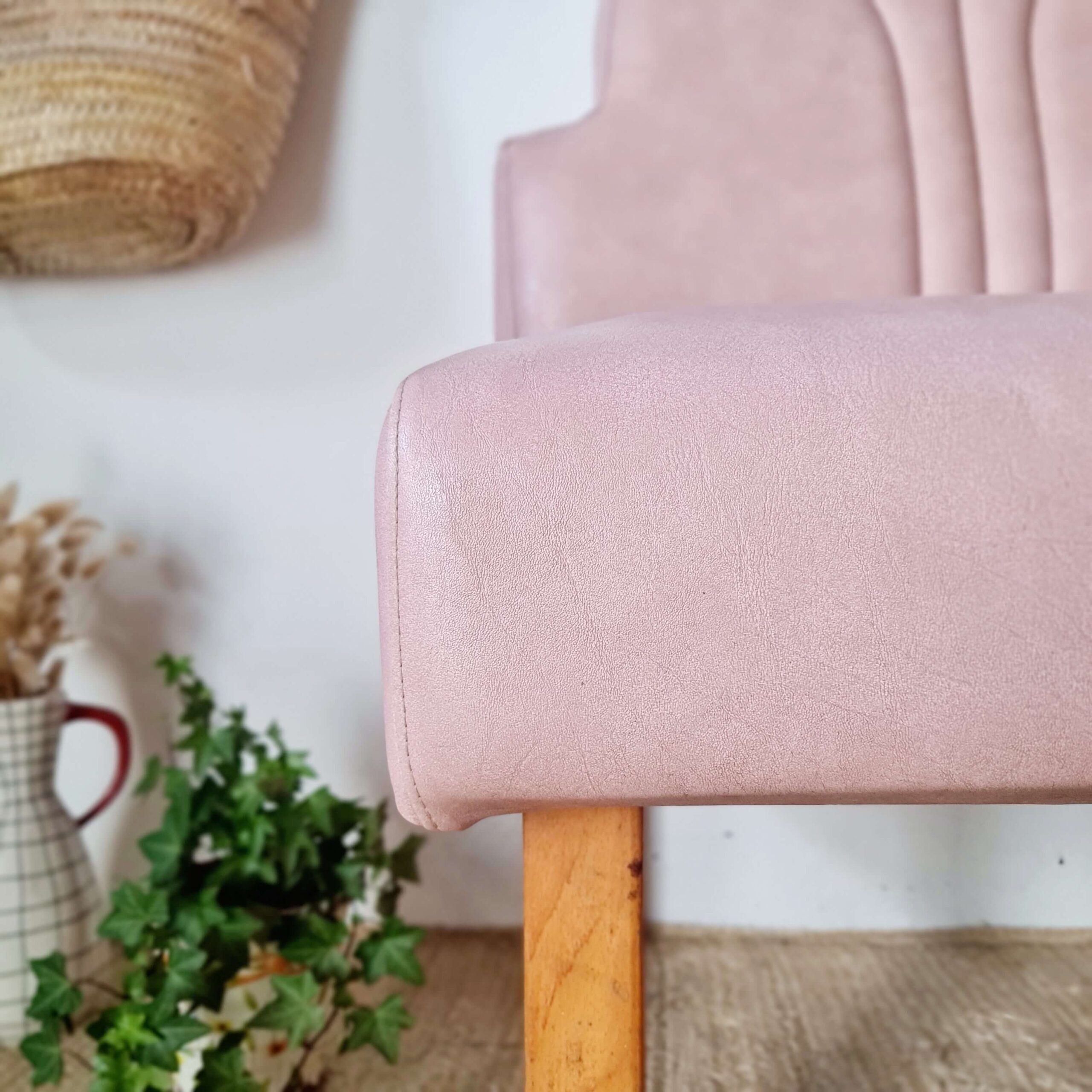 Chauffeuse vintage dossier éventail – Style Art Déco – Rose poudré