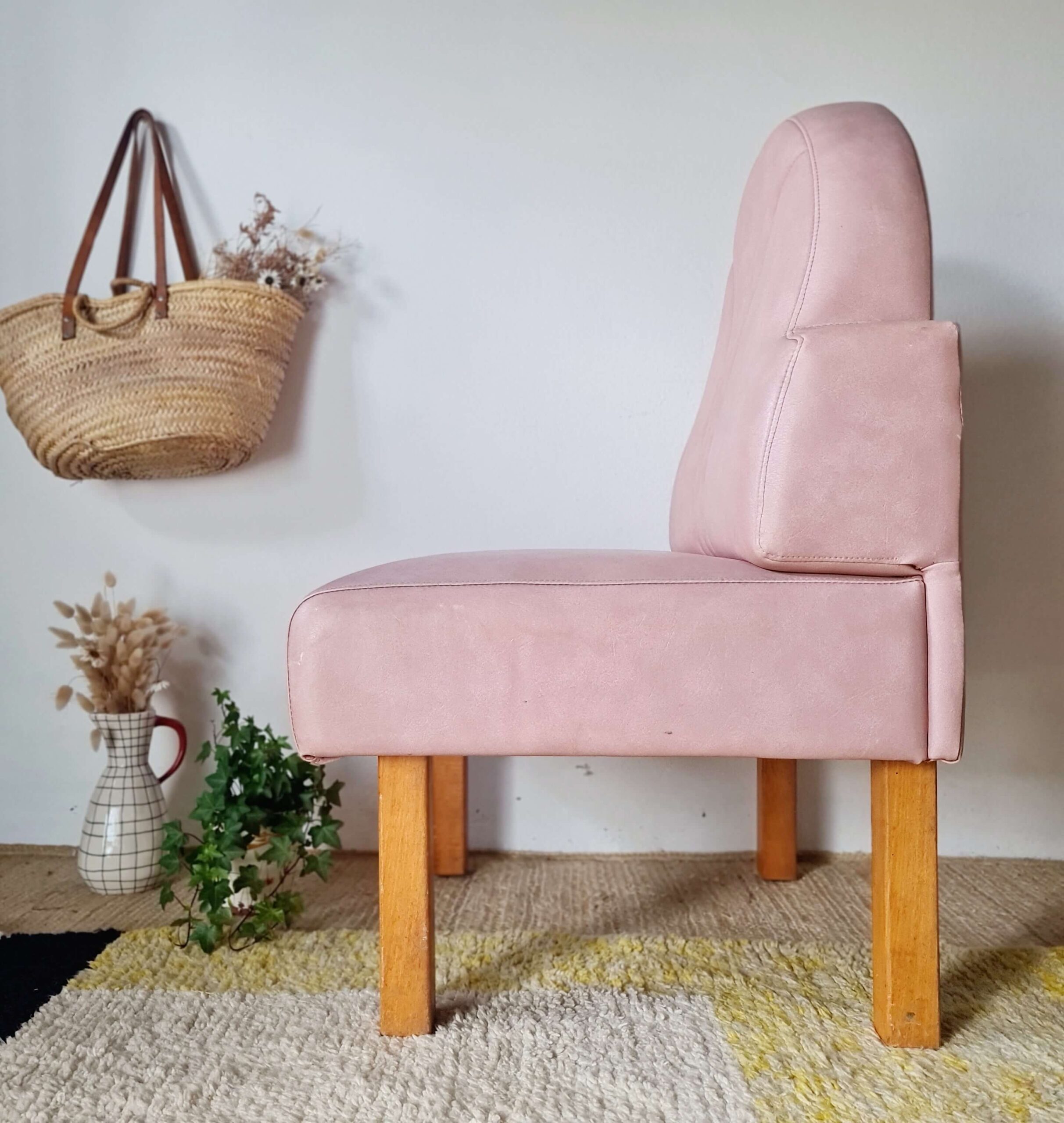 Chauffeuse vintage dossier éventail – Style Art Déco – Rose poudré