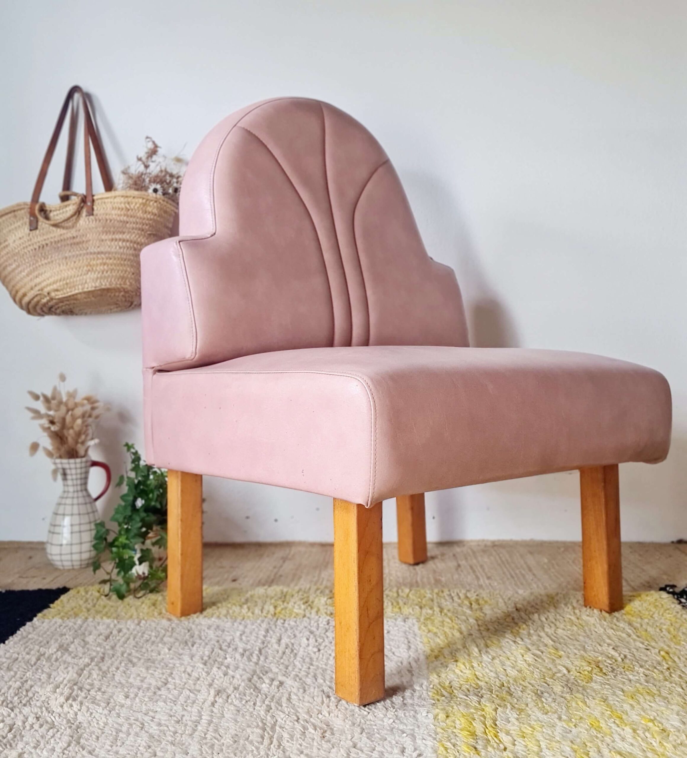 Chauffeuse vintage dossier éventail – Style Art Déco – Rose poudré