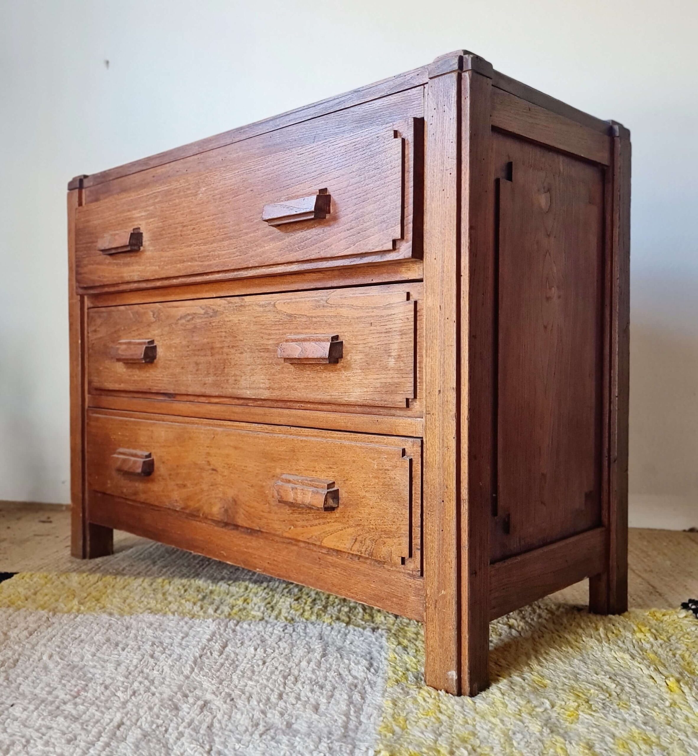 Commode Art Déco en chêne massif