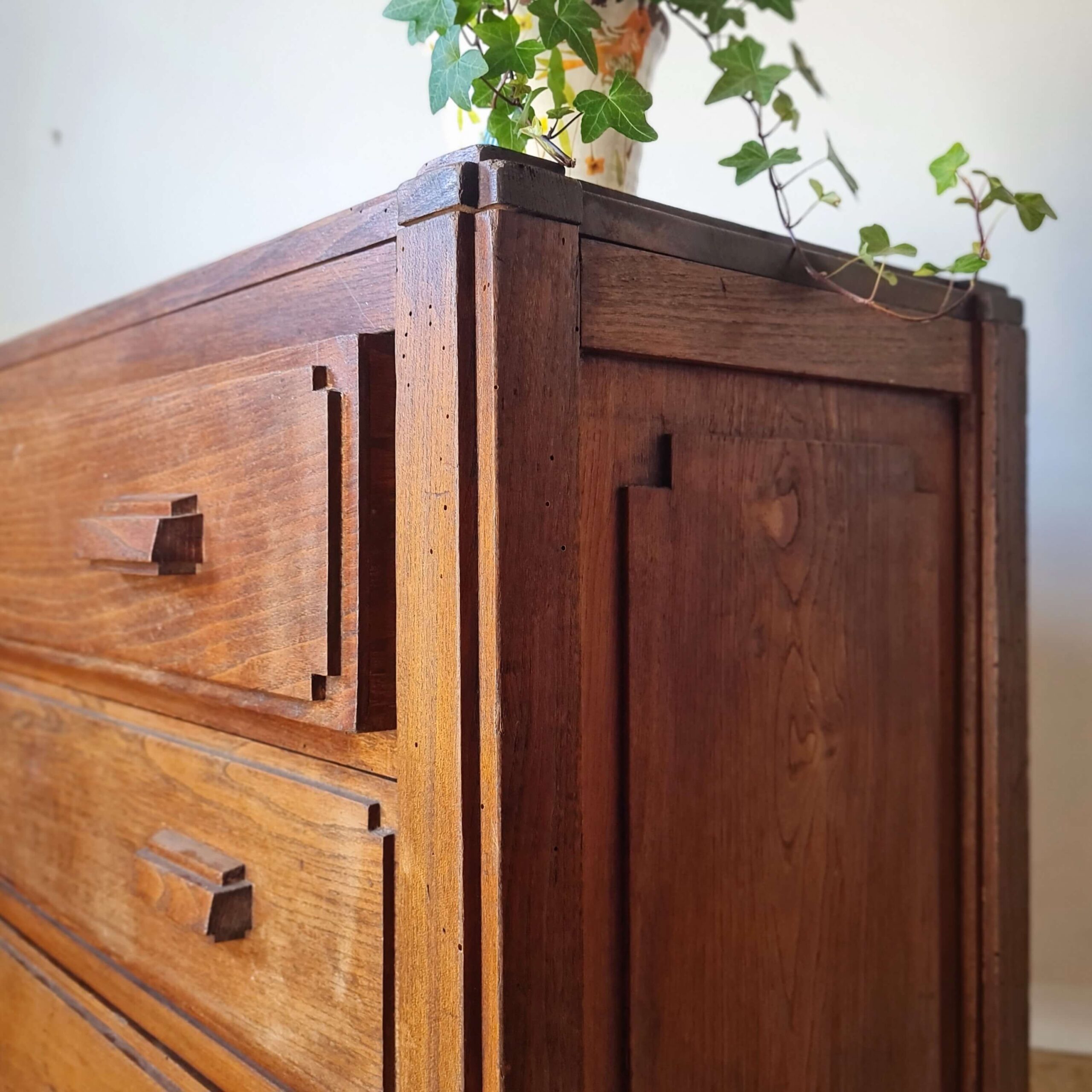 Commode Art Déco en chêne massif