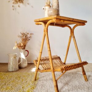 Table d'appoint porte-revues en rotin - Design 1960