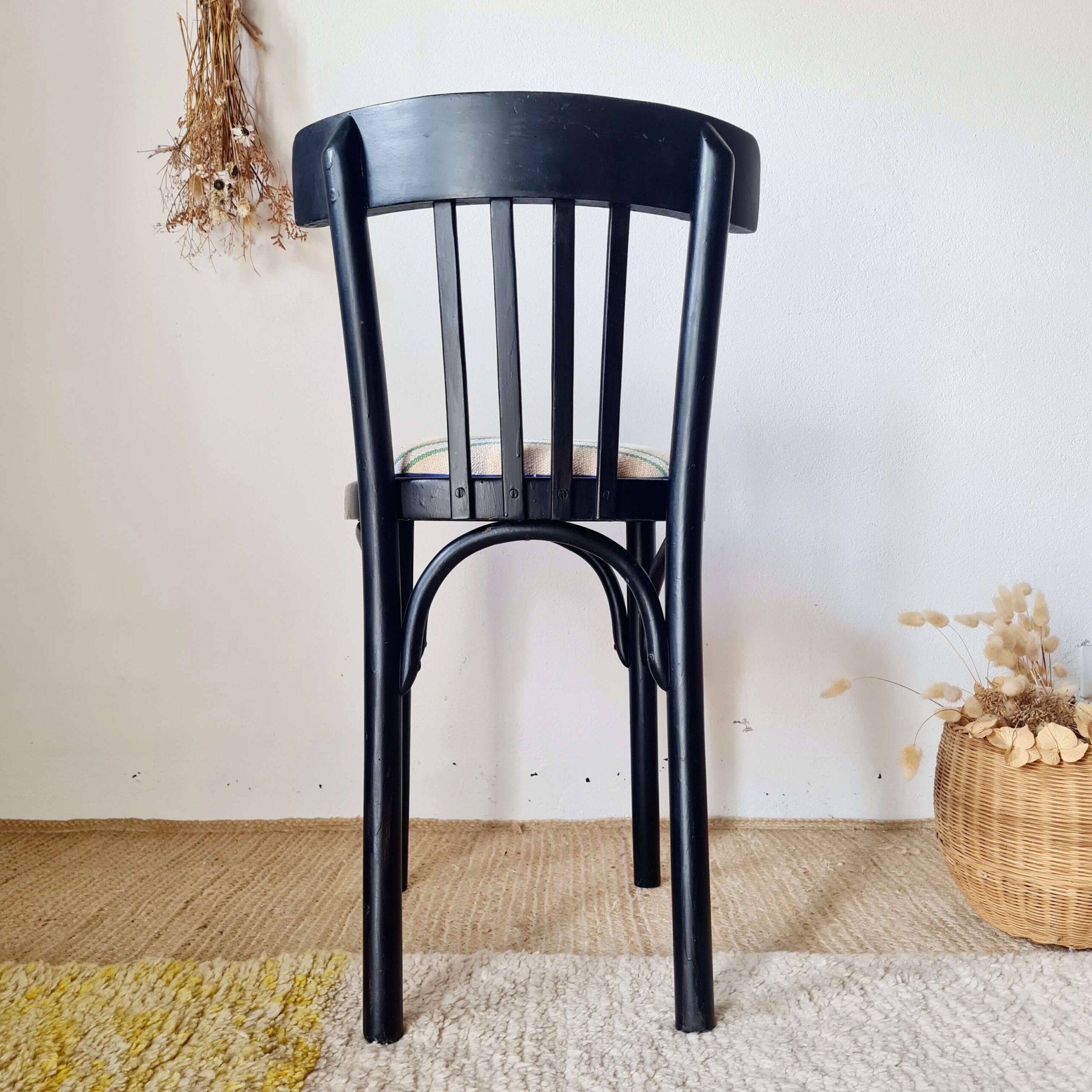 Chaise bistrot bois courbé noir assise rayures