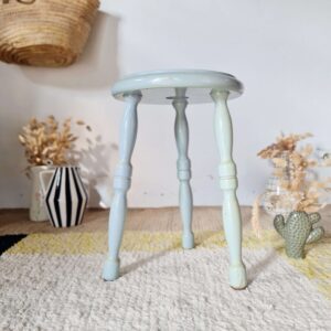 Tabouret ancien tripode bois massif bleu céladon