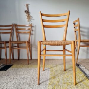 Suite de 4 chaises italiennes vintage en bois et paille