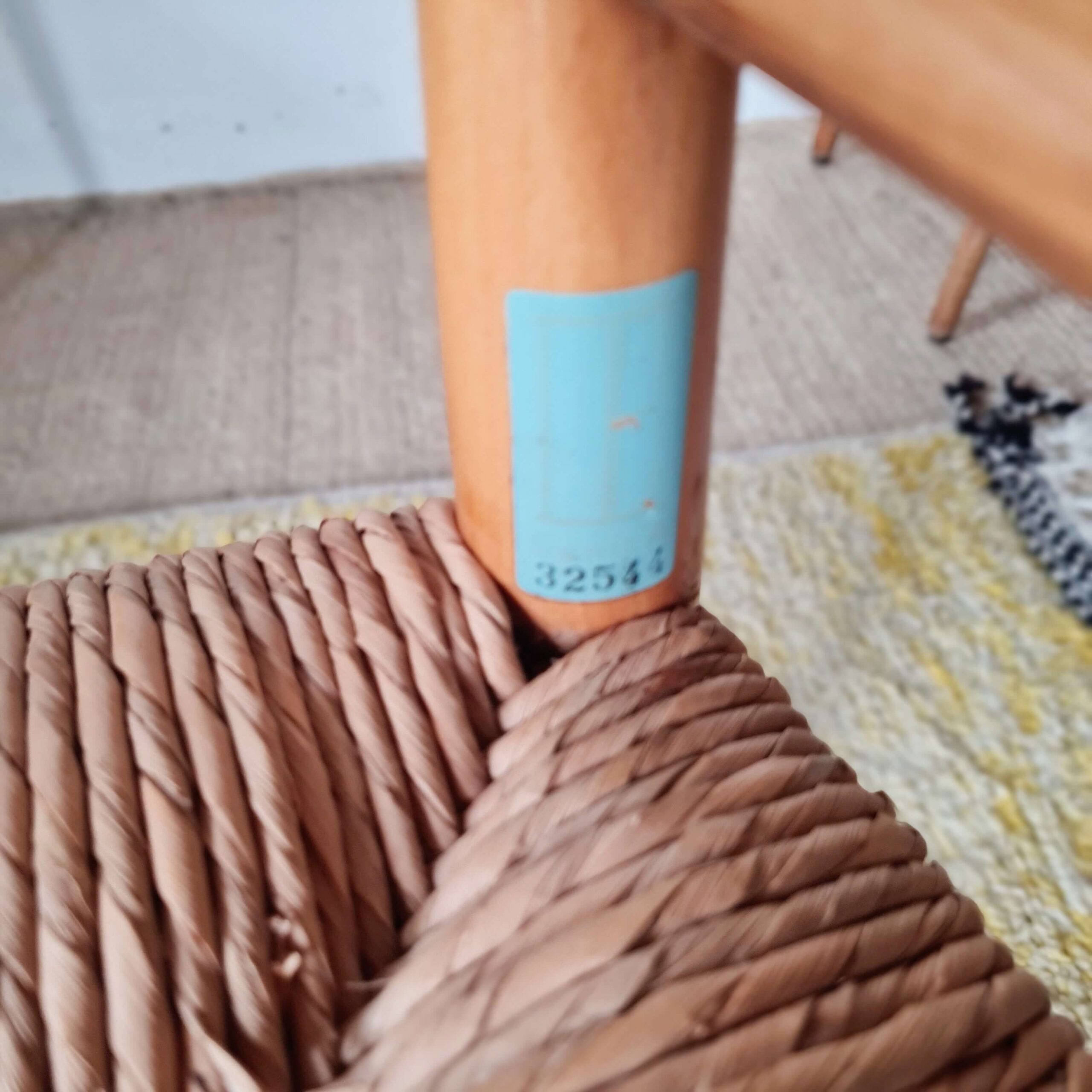 Suite de 4 chaises italiennes vintage en bois et paille