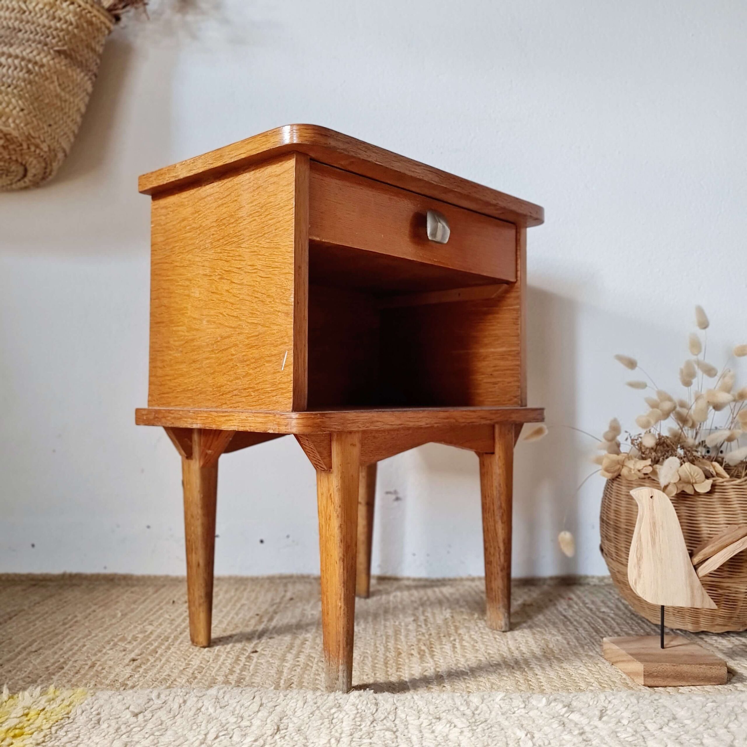 Petit chevet vintage scandinave – Design Mid-Century