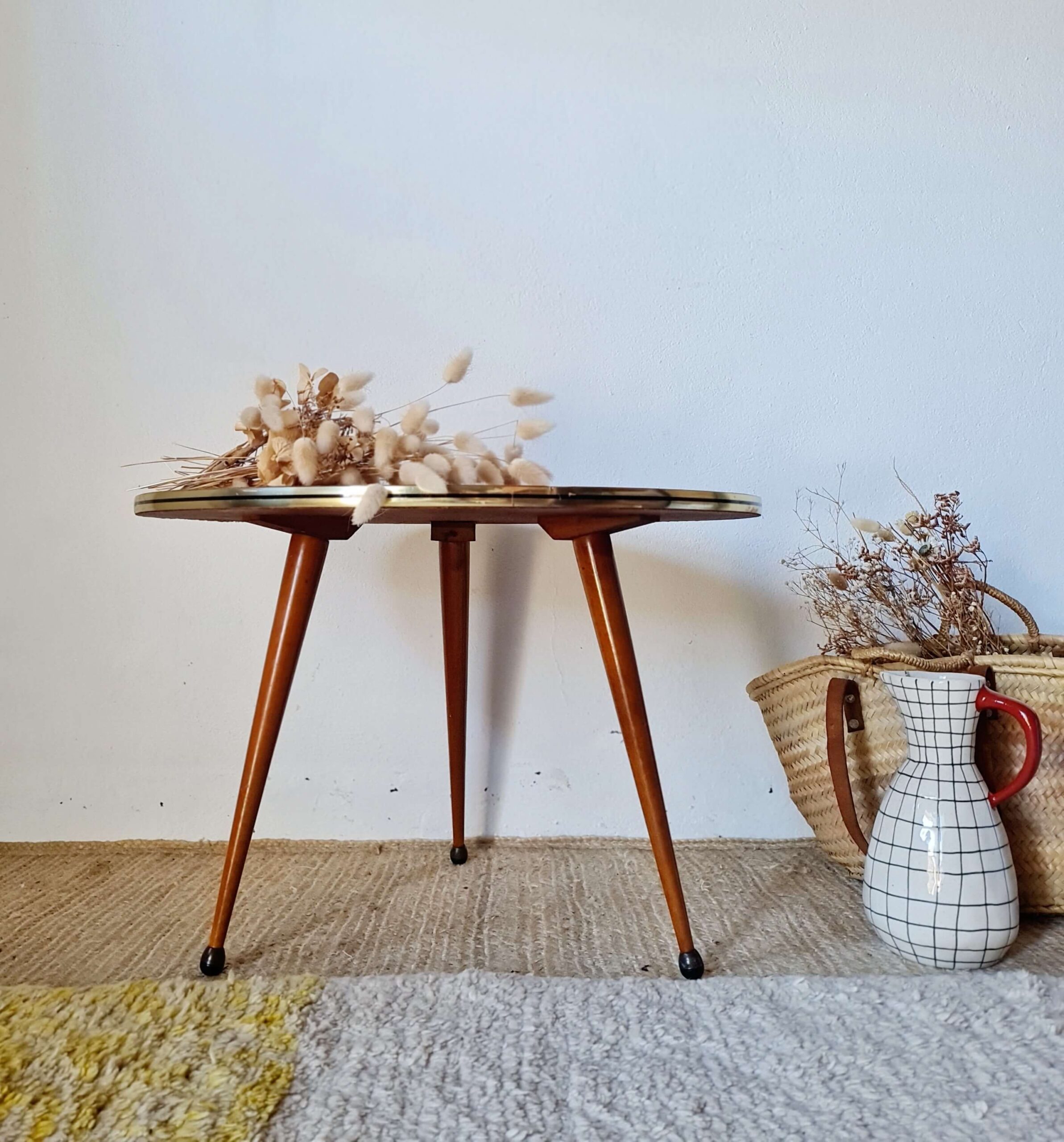table-tripode-vintage-annees-50-ronde