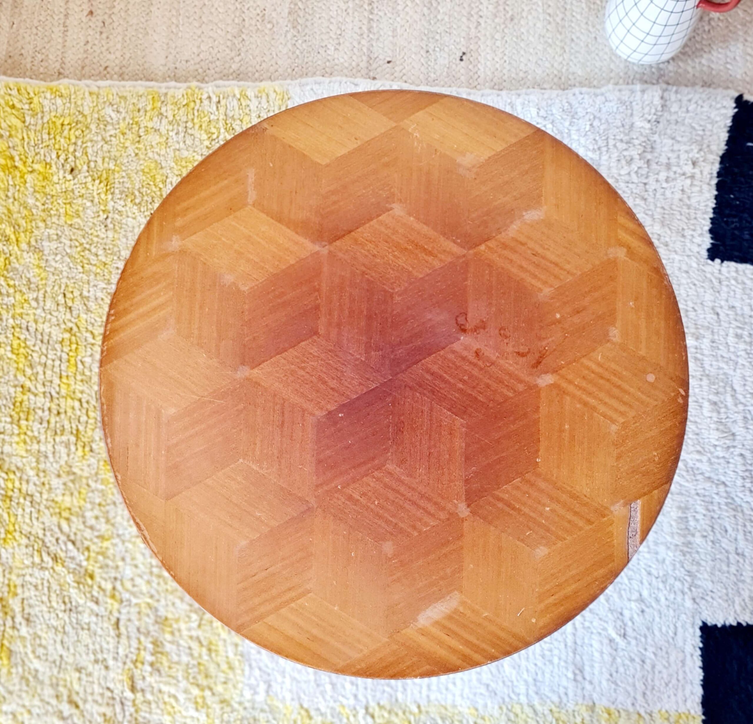 plateau-marqueterie-geometrique-cube-bois