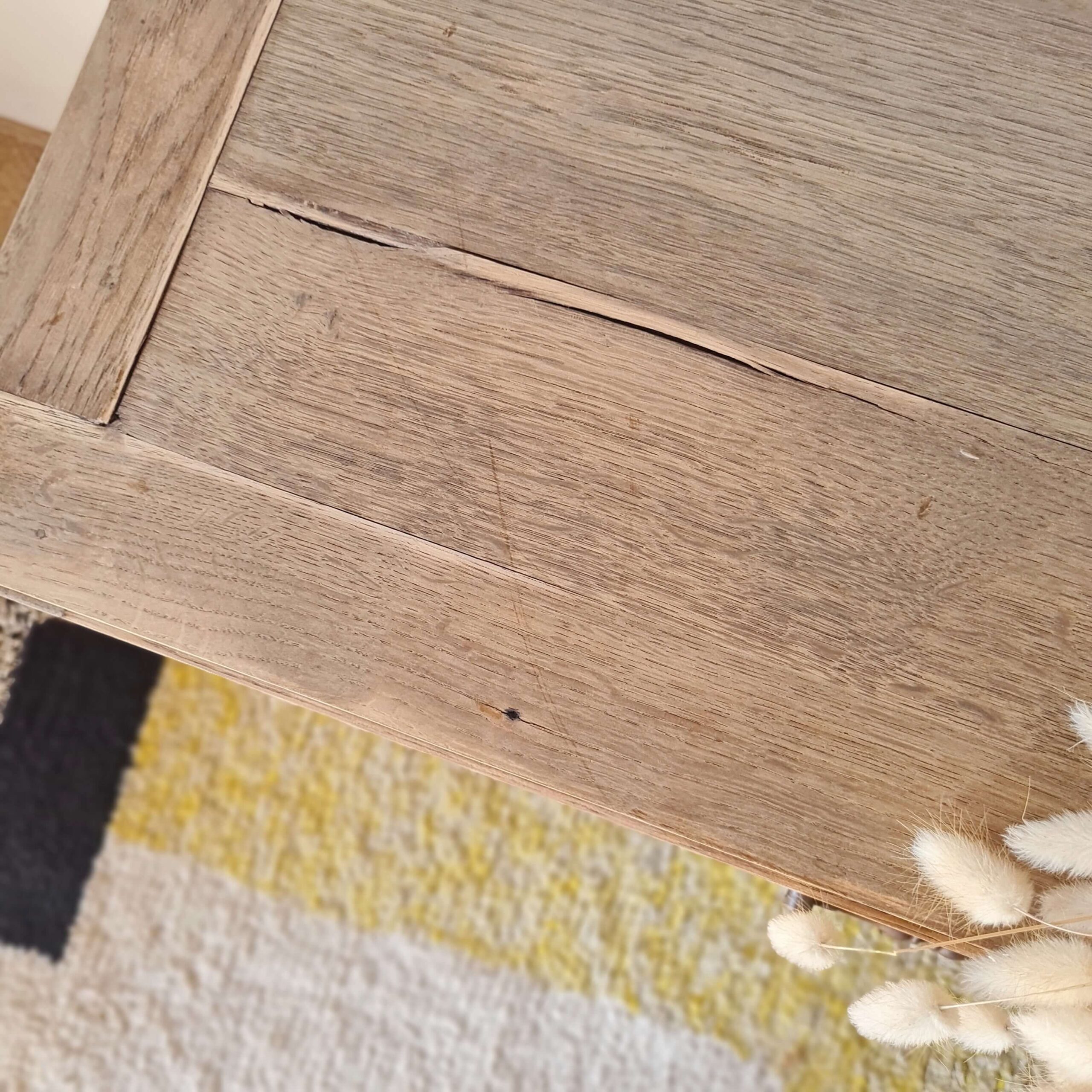 veinage-bois-brut-plateau-commode-retro