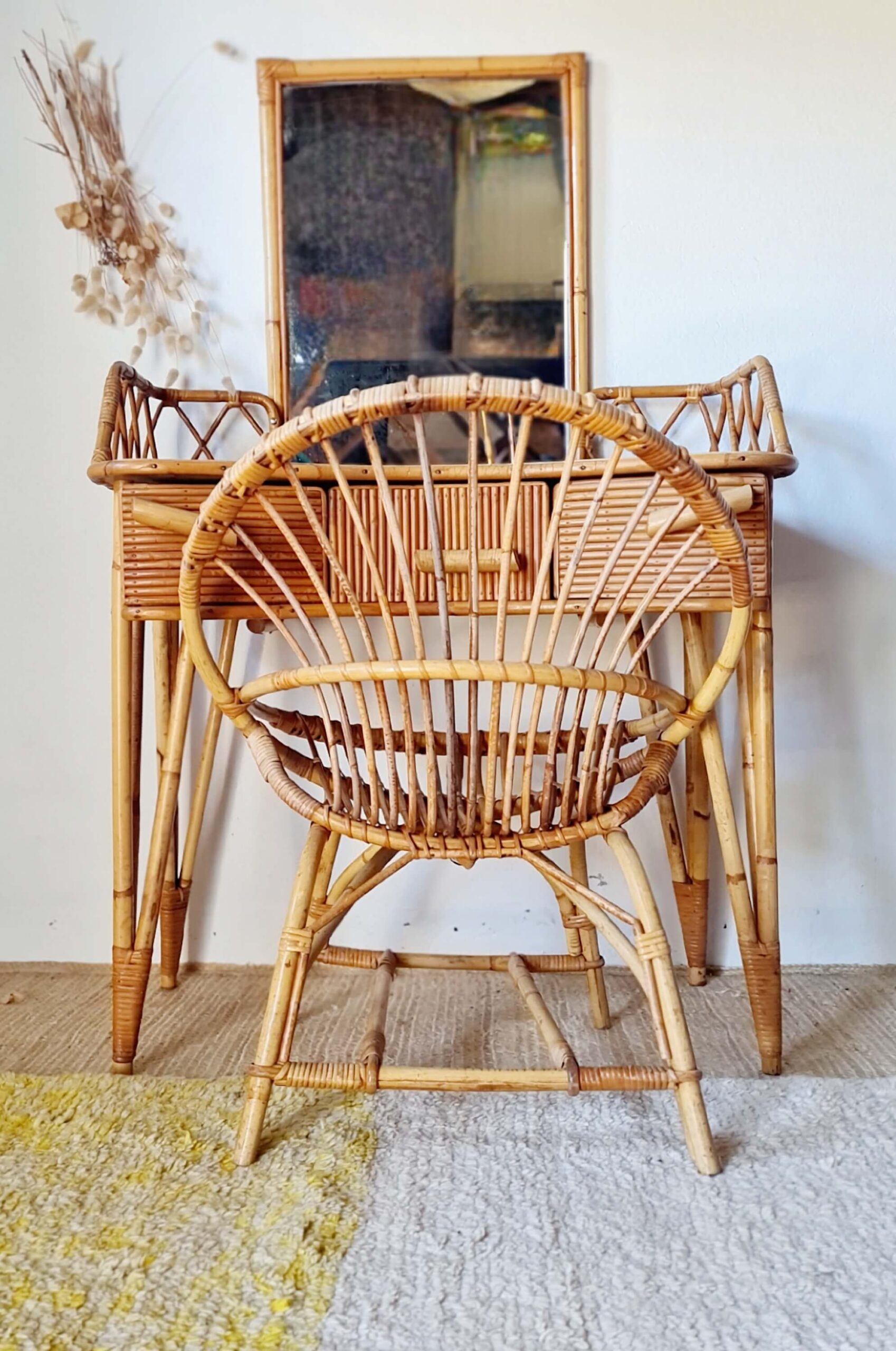 chaise-soleil-rotin-et-coiffeuse-vintage-annee-60