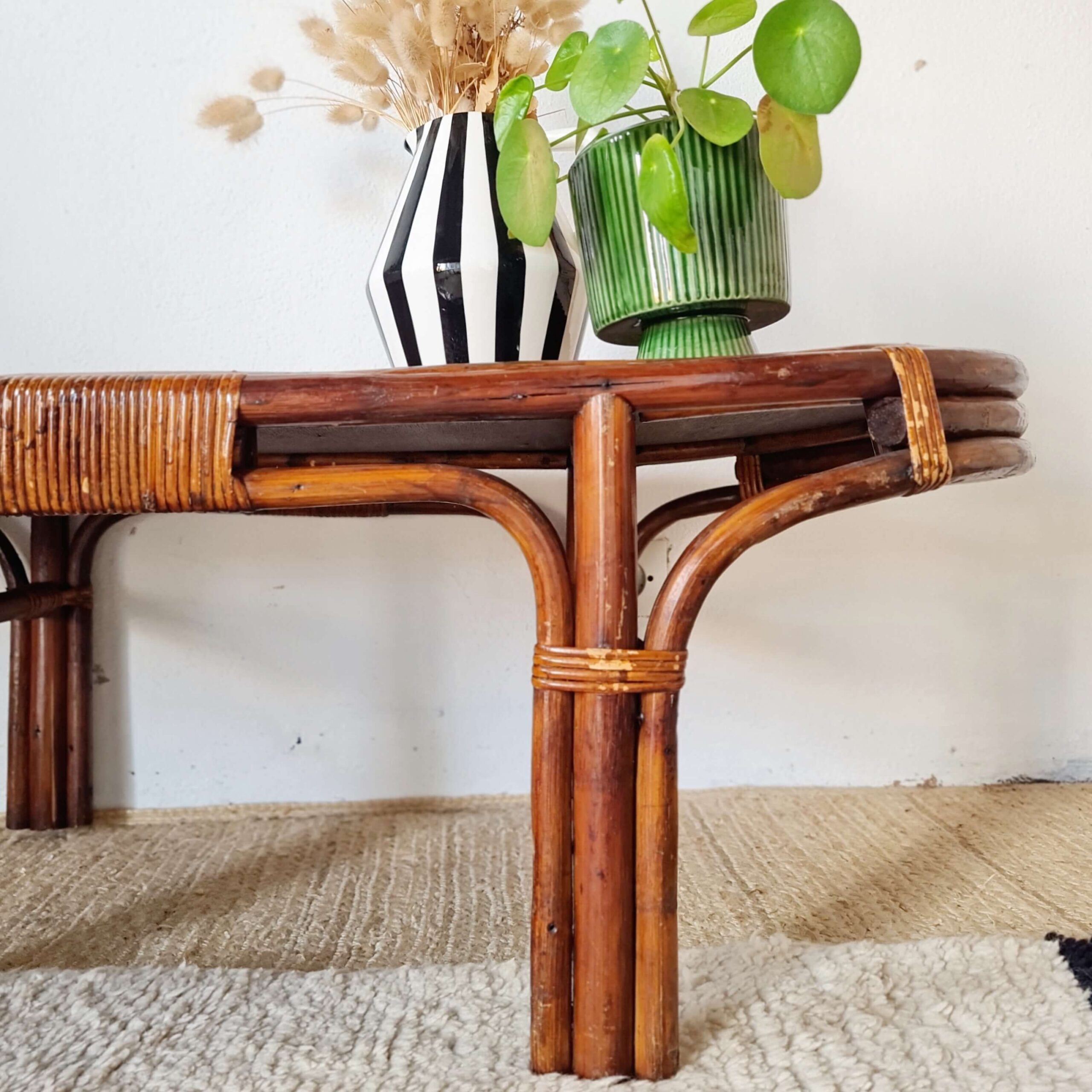 Table de salon ancienne en rotin naturel, esprit vintage