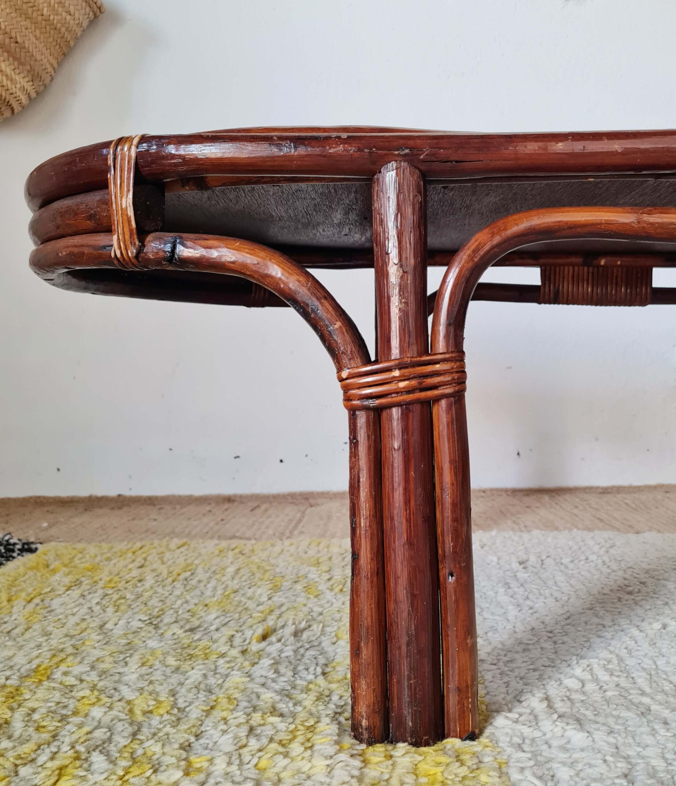 Table basse basse en canne de rotin tressée, style rétro