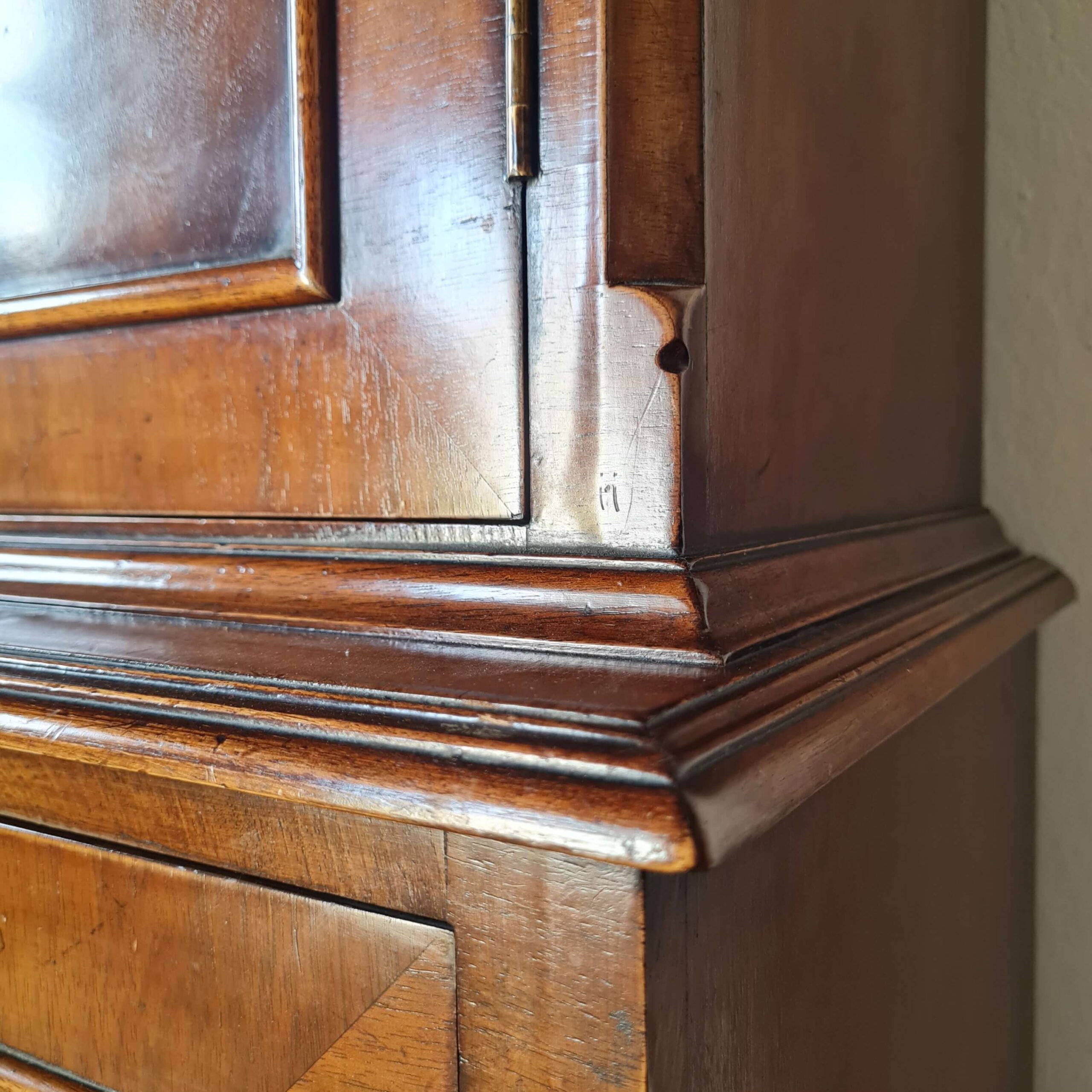 Armoire de salon rétro anglaise style classique des années 1930