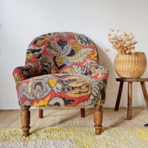Ravissant fauteuil crapaud dit madame avec son tissu fleuri