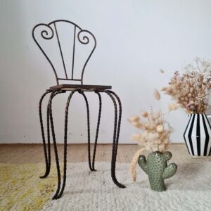 Ancienne petite chaise ou petite sellette fer forgé céramique