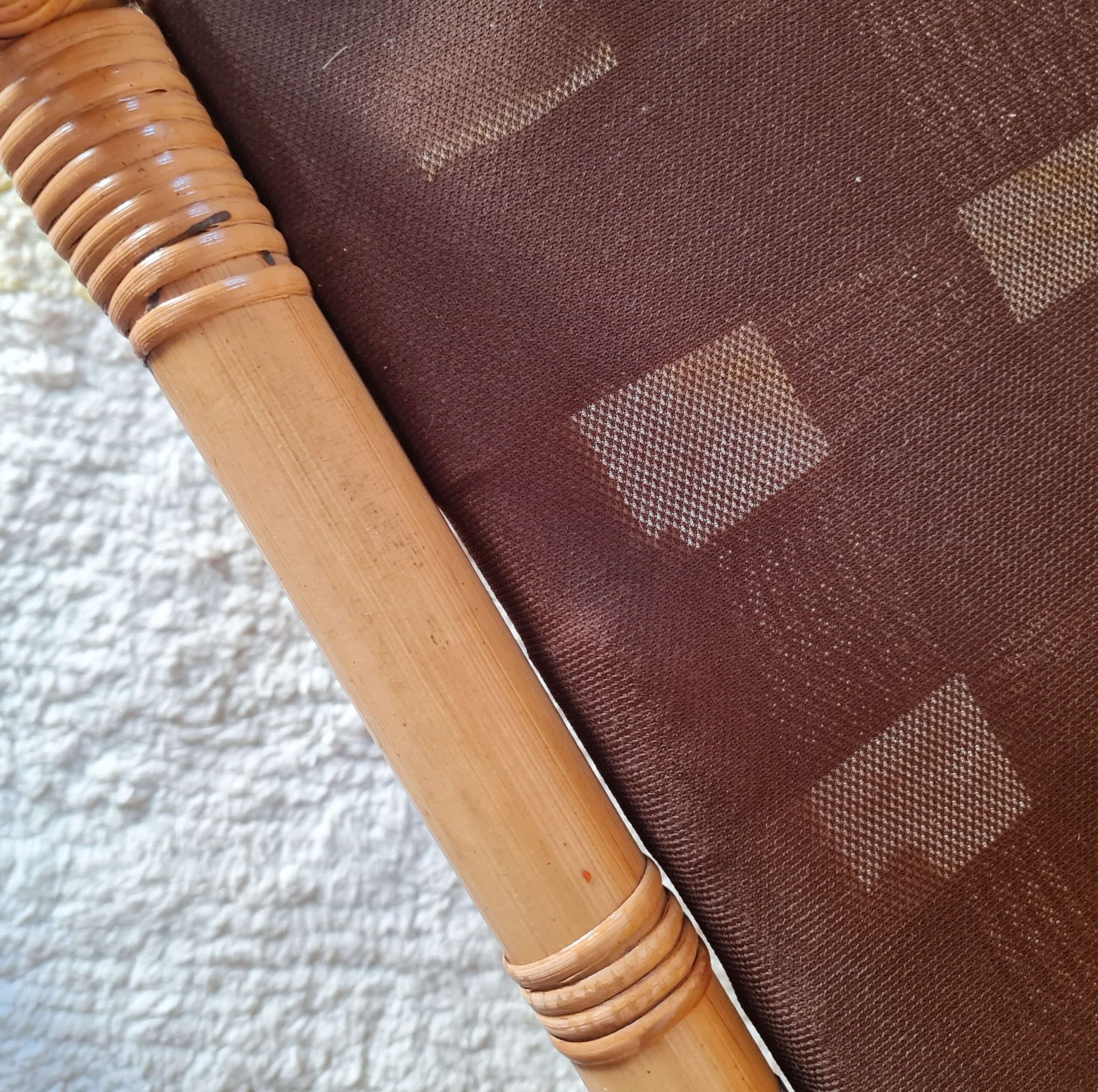 Détail sangle assise banquette en rotin