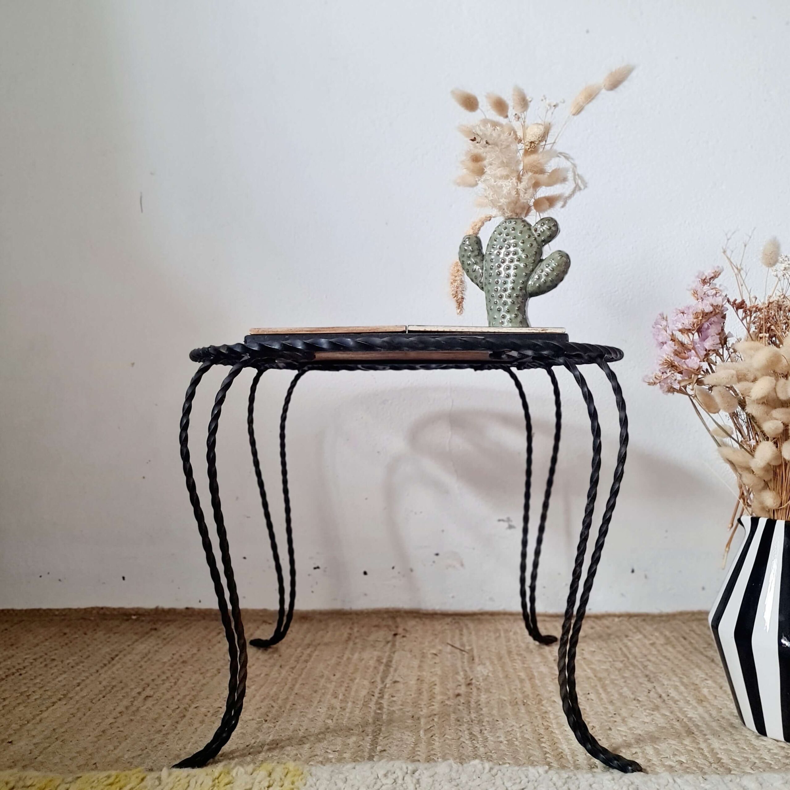 Table ancienne structure fer forgé torsadé et plateaux céramique
