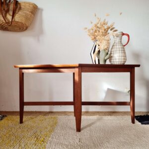 Table basse vintage piétement effilé