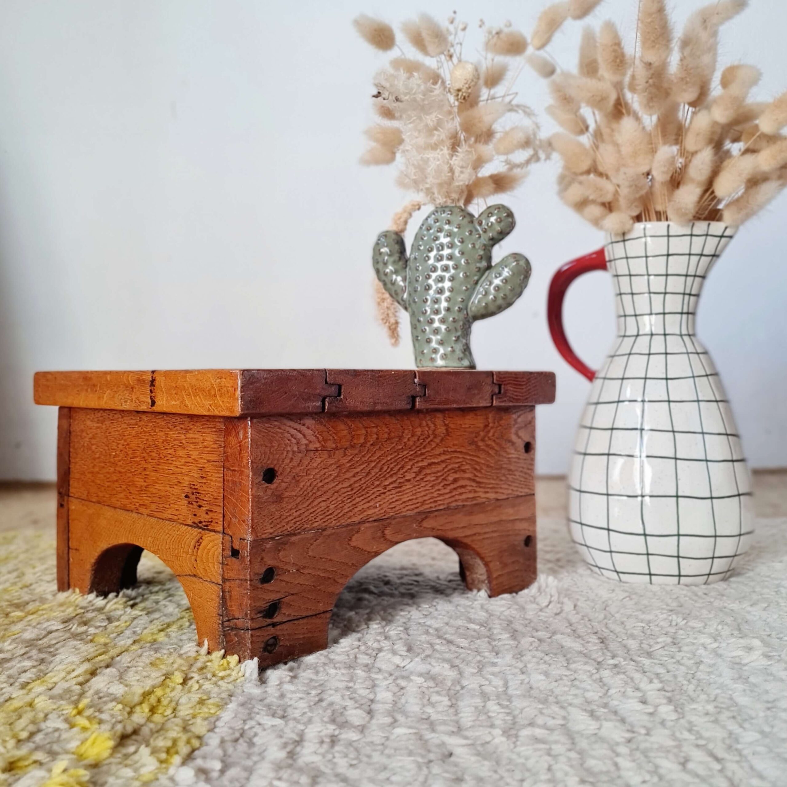 Mini banc ancien ou sellette ancienne en bois massif